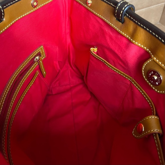 Vintage Dooney Bourke 1975 Signature Vanessa
Coated Nylon Large Tote Bag EUC - Picture 9 of 16